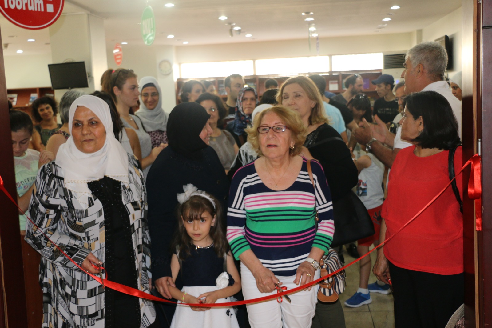 Suriyeli ve Türkiyeli kadınlar birlikte ürettiklerini sergiledi