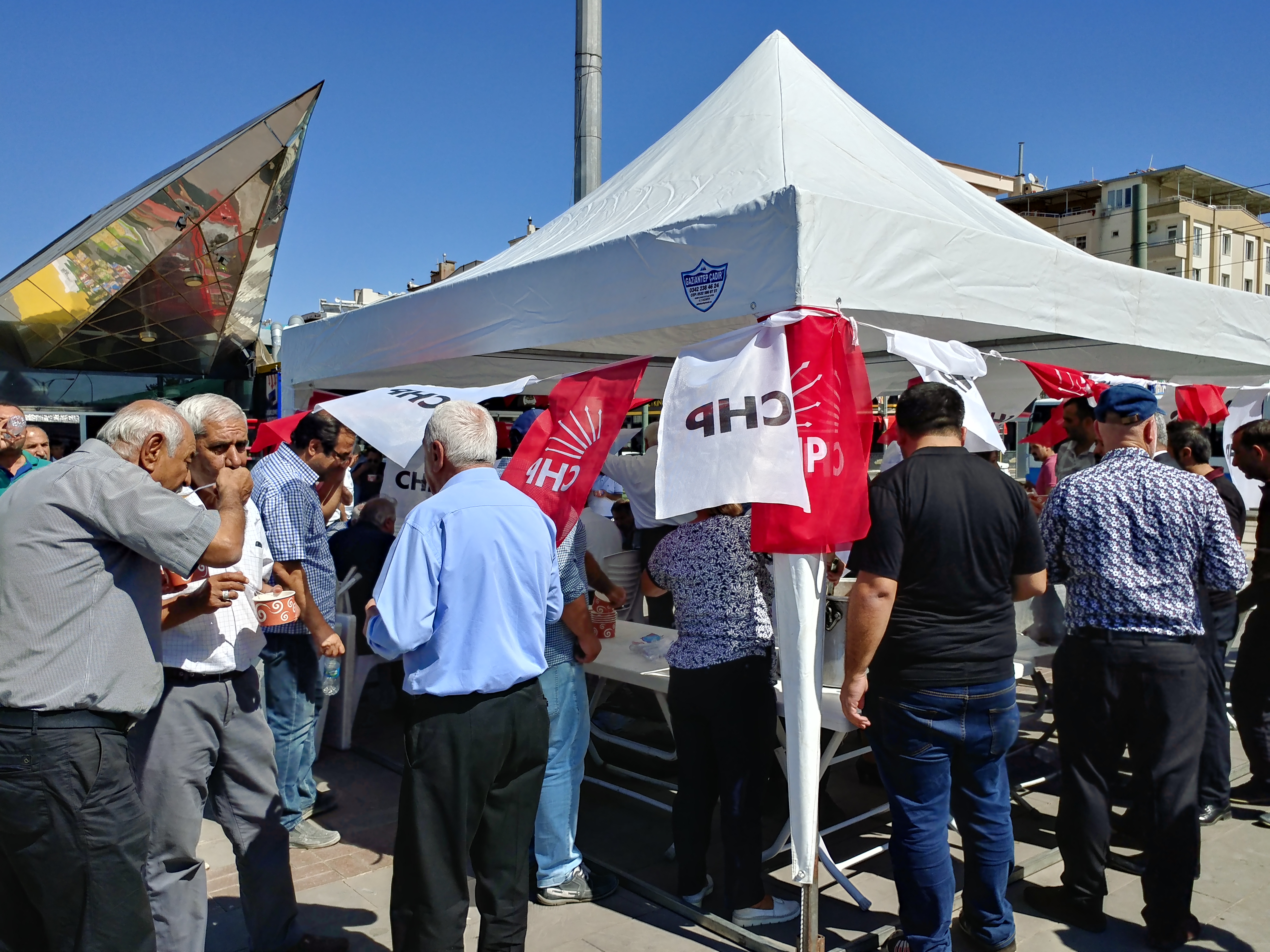 Gaziantep CHP İl Örgütü Aşure Dağıttı