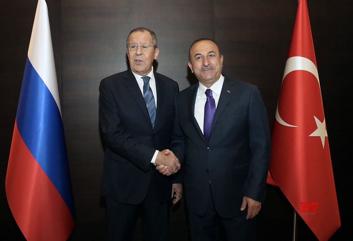Çavuşoğlu, Rus mevkidaşı Lavrov ile görüştü: Tahıl koridoru planını Türkiye olarak uygulanabilir görüyoruz