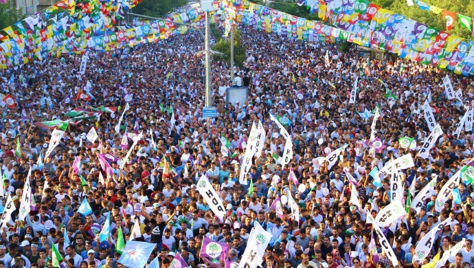 HDP bloke kararına karşı kampanya başlatıyor